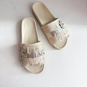 Manitobah Women's Wasaga Fringed Slides Light Beige  Leather 8